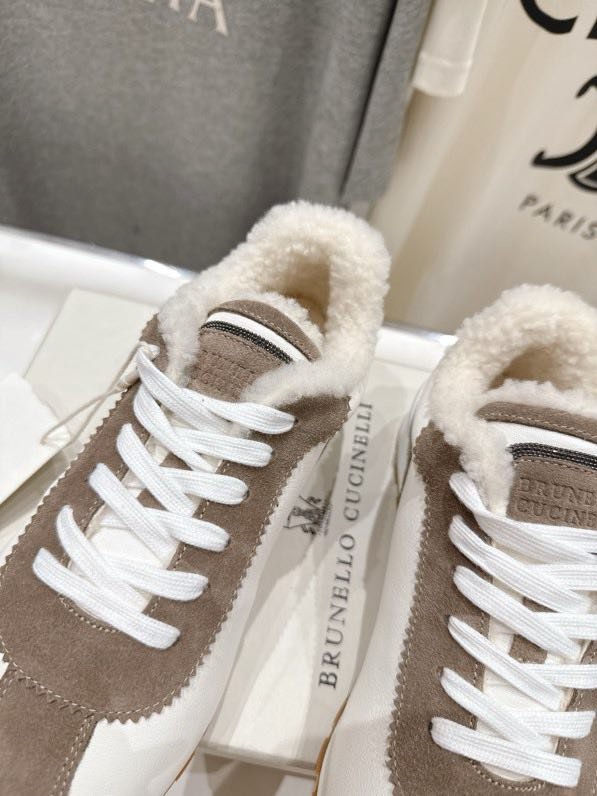 Кроссовки на меху зимние фото 8