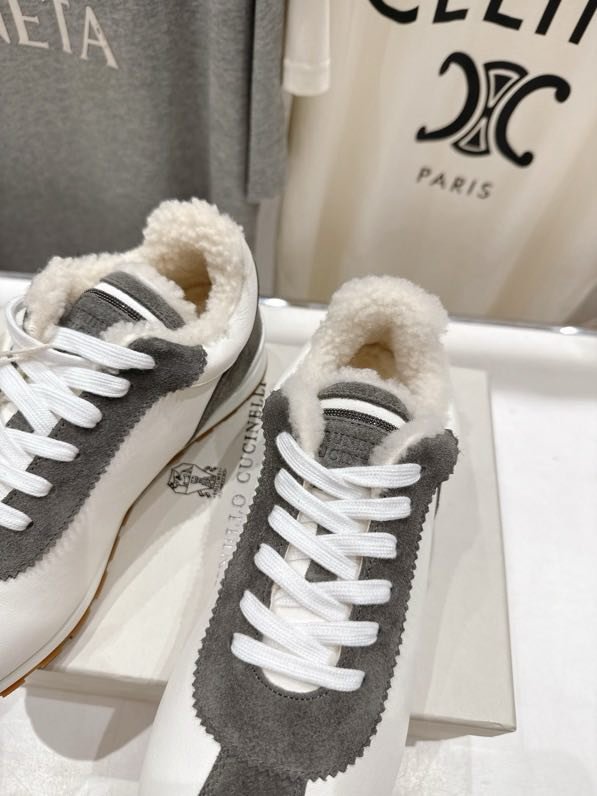 Кроссовки на меху зимние фото 8