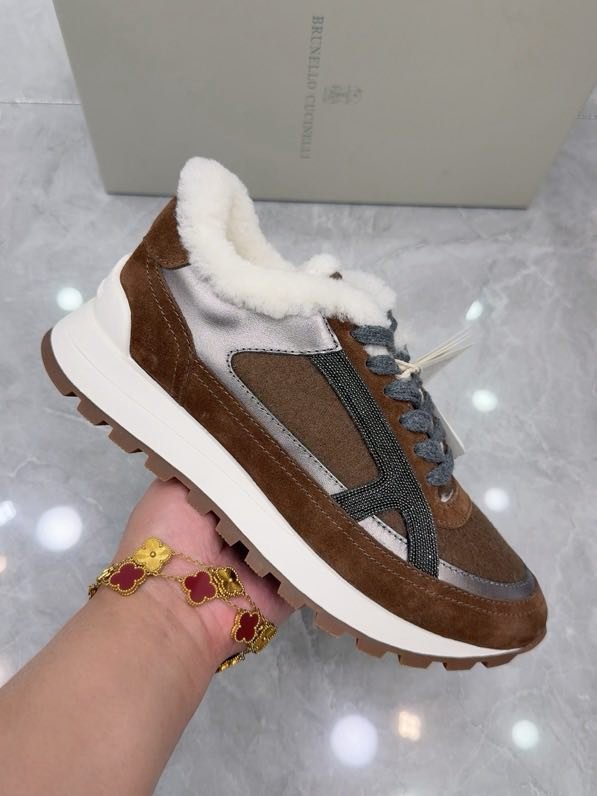 Кроссовки на меху зимние фото 8