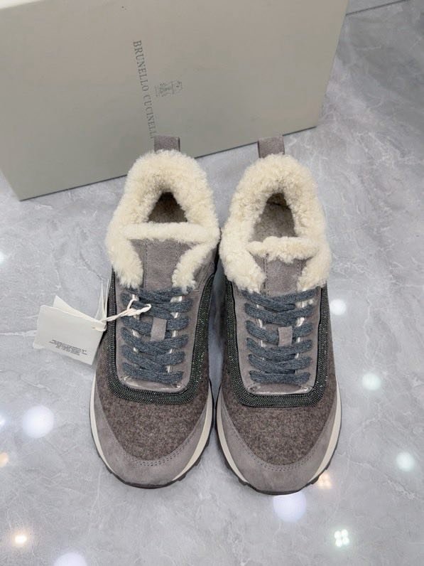 Кроссовки на меху зимние фото 8