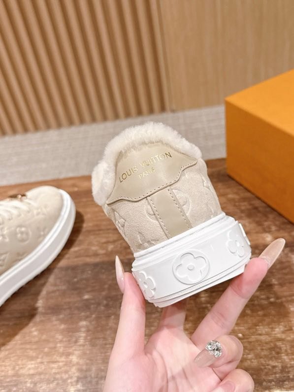 Кроссовки на меху зимние фото 8