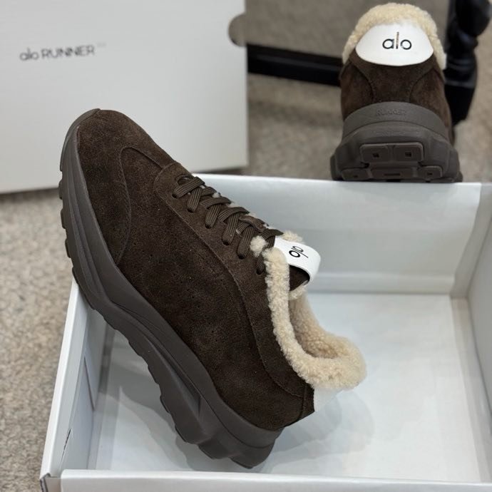 Кроссовки на меху зимние фото 8