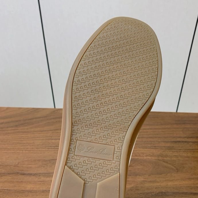 Кроссовки на меху зимние фото 8