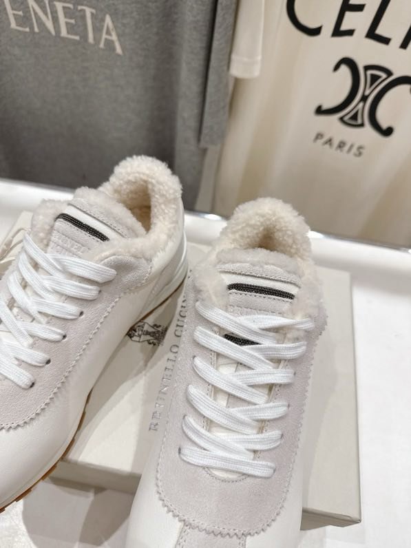 Кроссовки на меху зимние фото 9