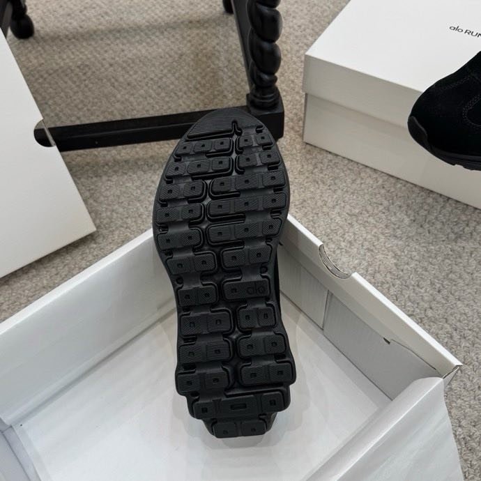 Кроссовки на меху зимние фото 9