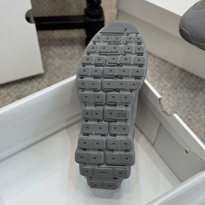 Кроссовки на меху зимние фото 9