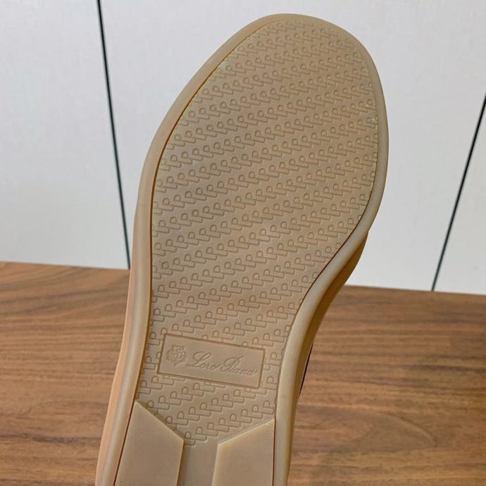 Кроссовки на меху зимние фото 9