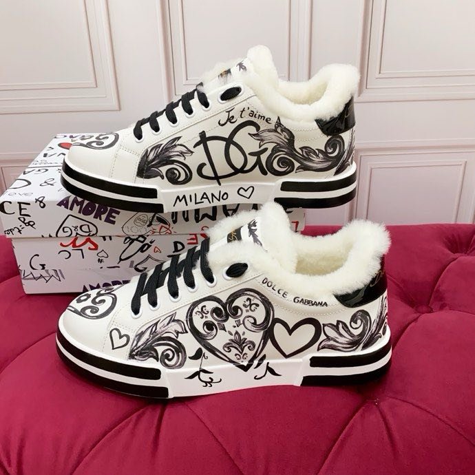 Кроссовки на меху