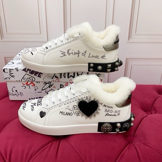 Кроссовки на меху