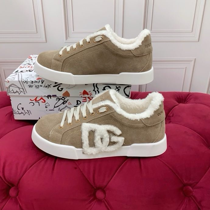 Кроссовки на меху