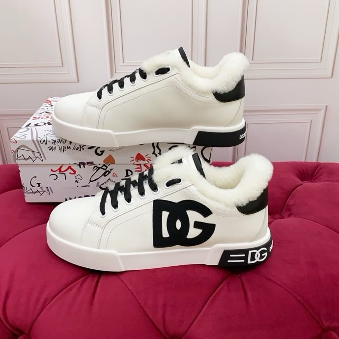 Кроссовки на меху