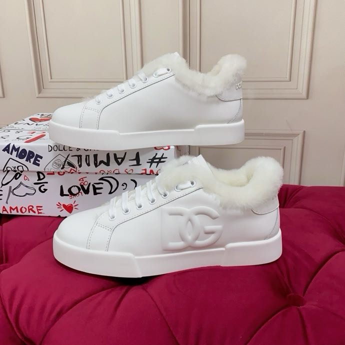 Кроссовки на меху