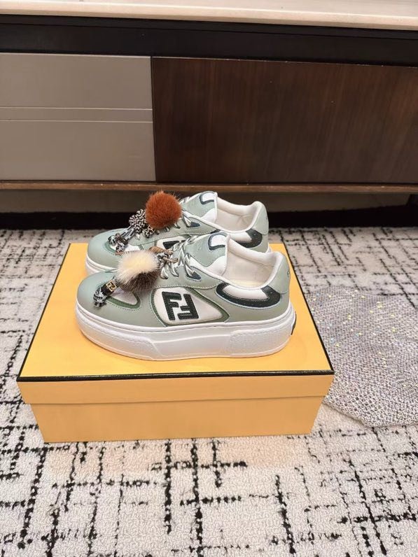 Кроссовки на высокой подошве фото 2