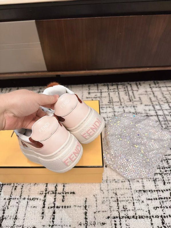 Sneakers on high soled фото 2