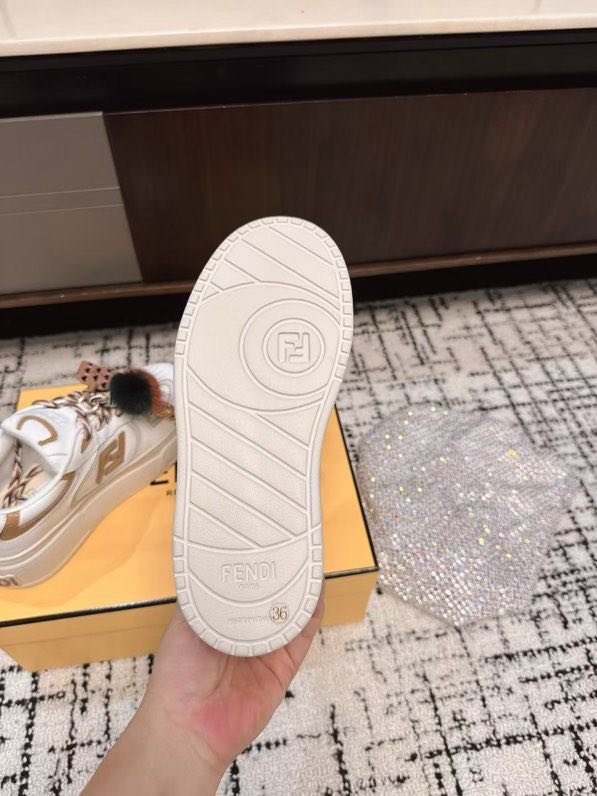 Кроссовки на высокой подошве фото 2