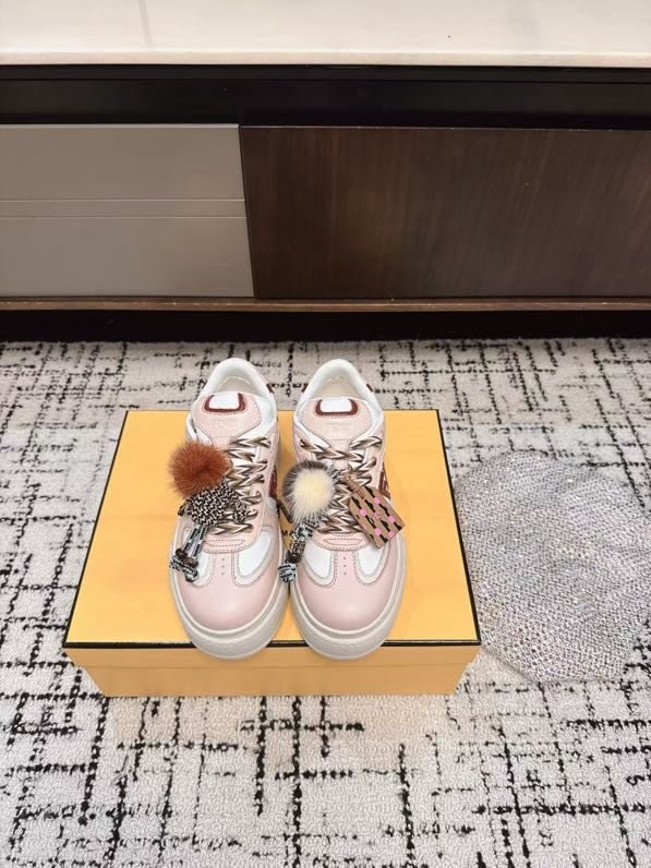 Sneakers on high soled фото 3