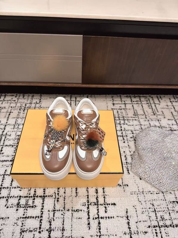 Sneakers on high soled фото 8