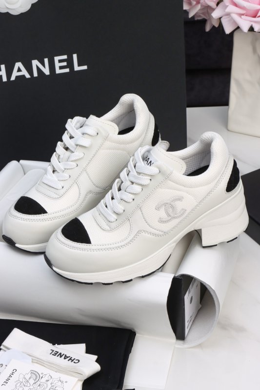 Кроссовки на высоком каблуке