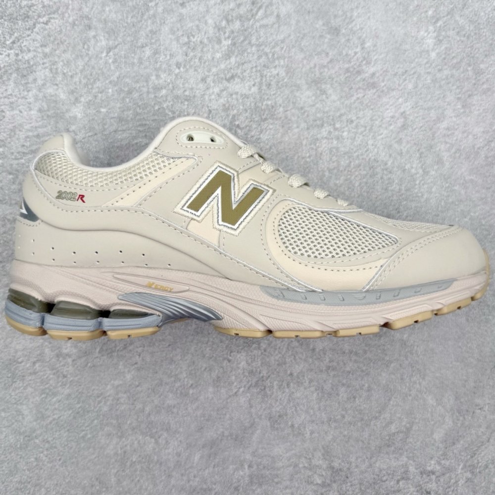 Кроссовки NB2002