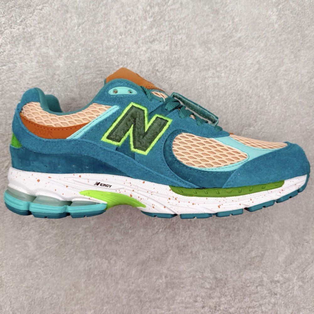Кроссовки NB2002