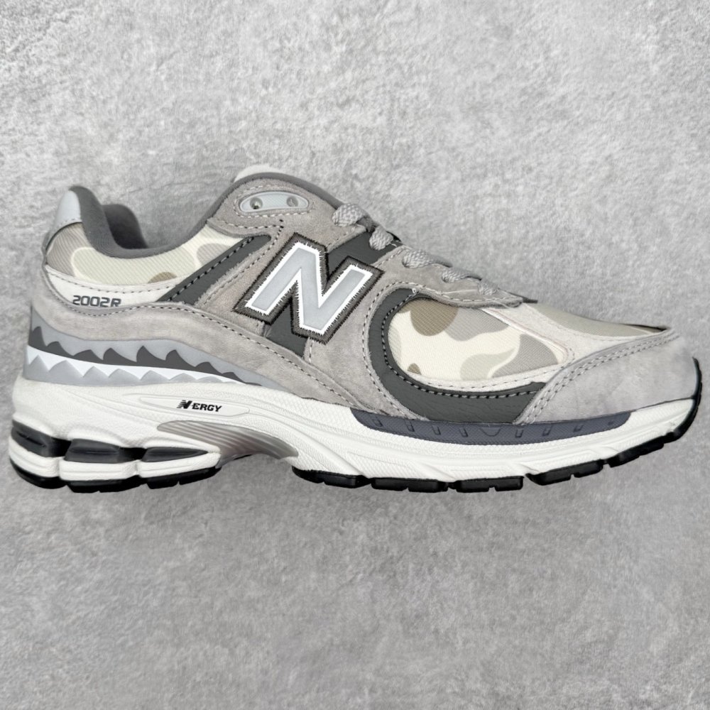 Кроссовки NB2002