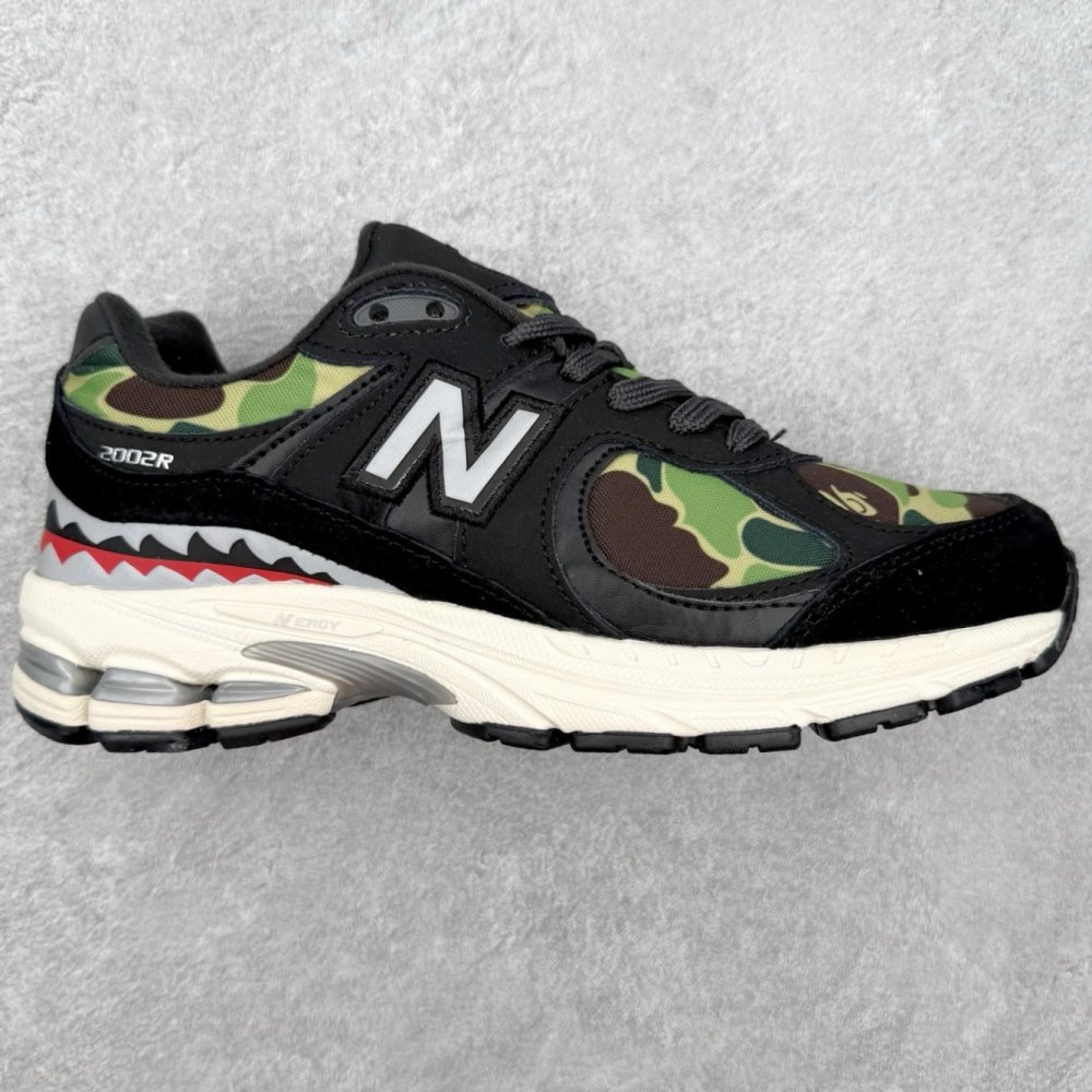 Кроссовки NB2002