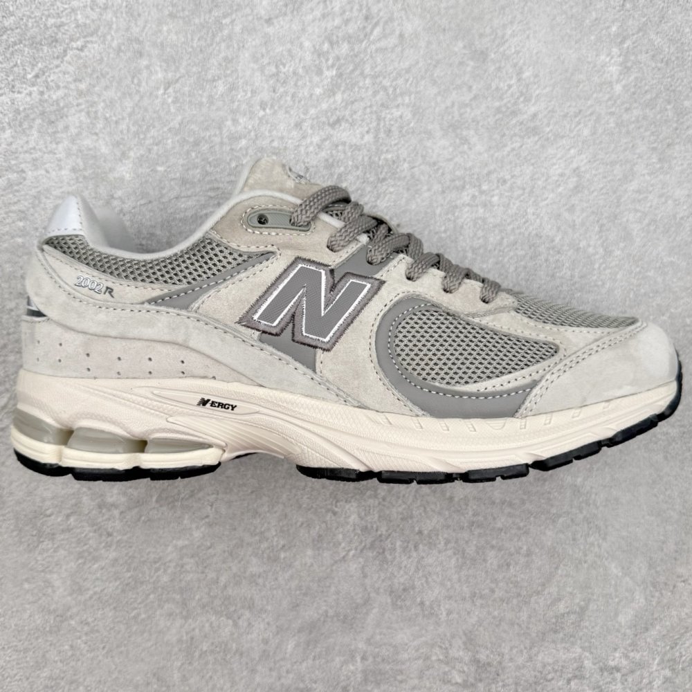 Кроссовки NB2002