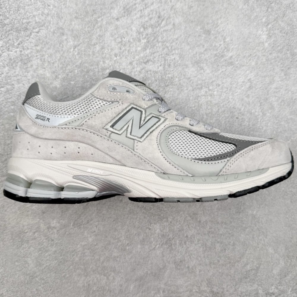 Кроссовки NB2002