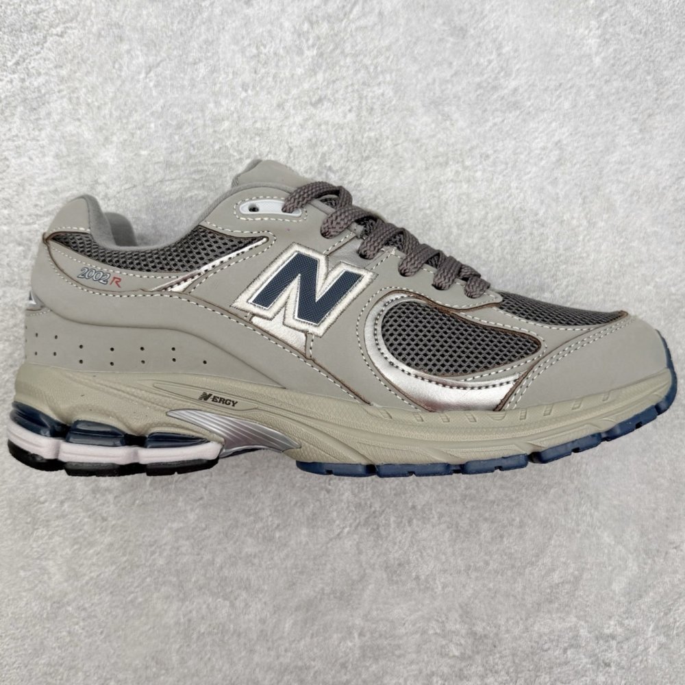 Кроссовки NB2002