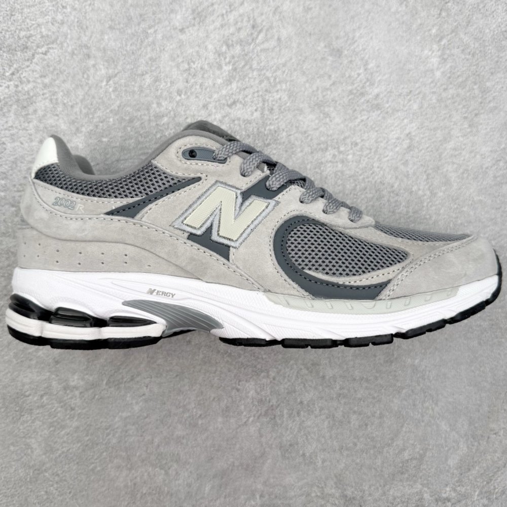 Кроссовки NB2002