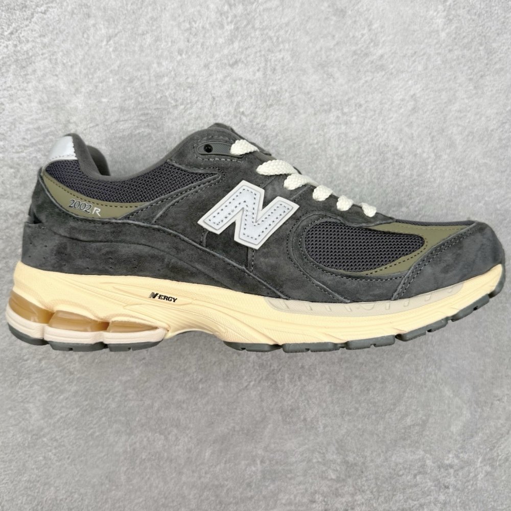 Кроссовки NB2002
