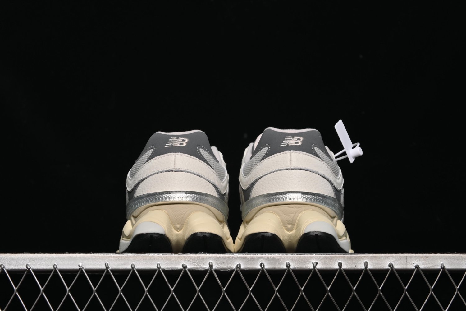 Кроссовки NB9060 U9060AGA фото 6