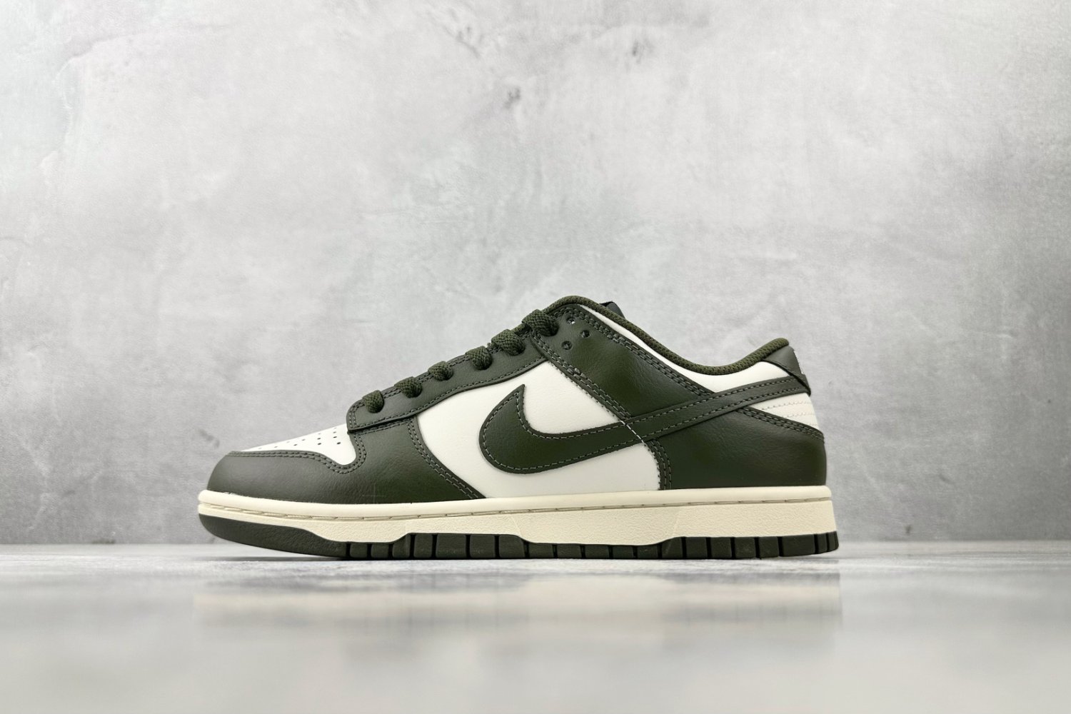 Кроссовки Nike Dunk Low