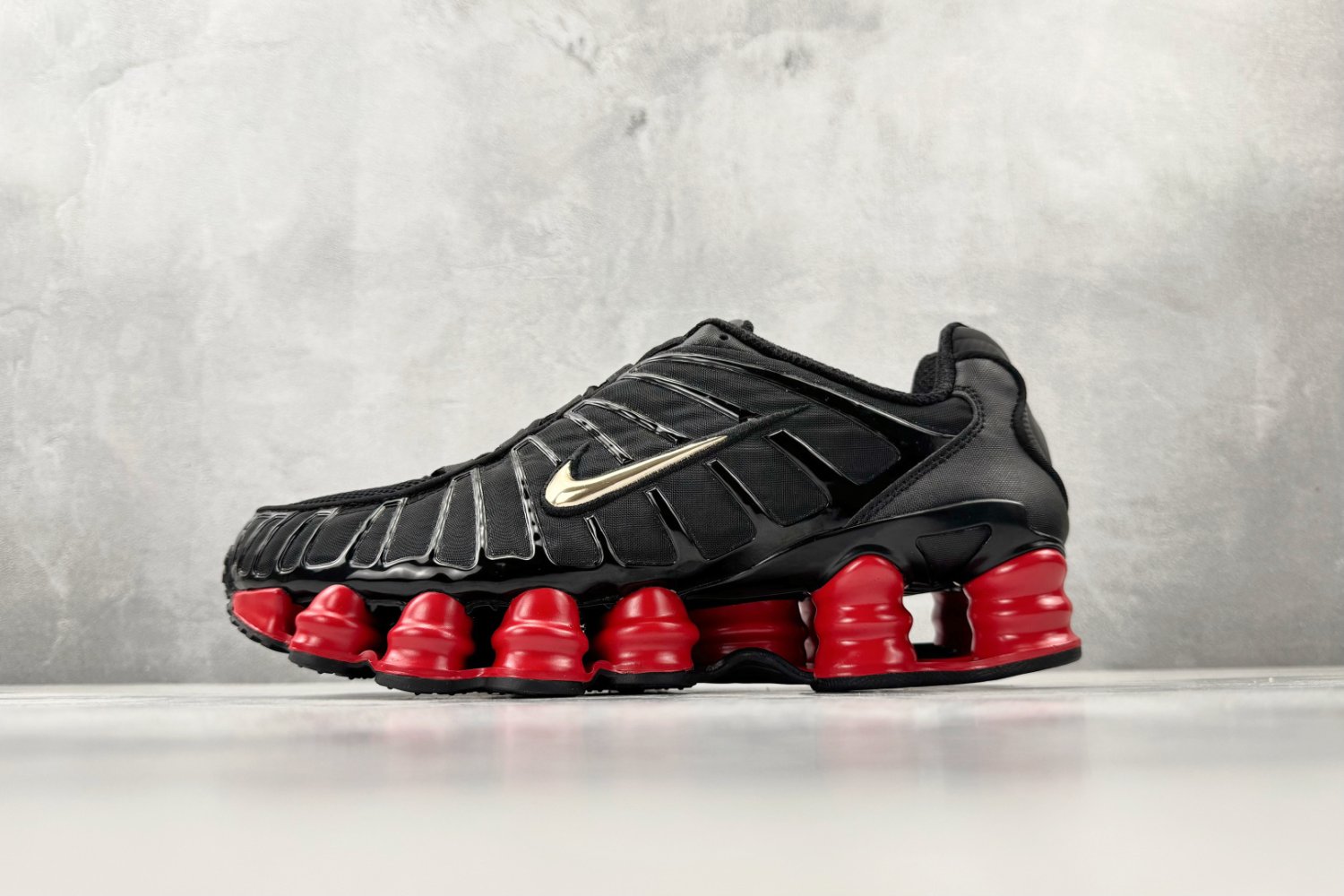 Кроссовки Nike  × Skepta Shox TL