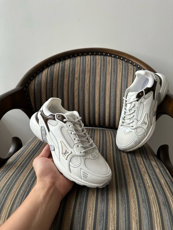 Кроссовки OLYMPIA женские