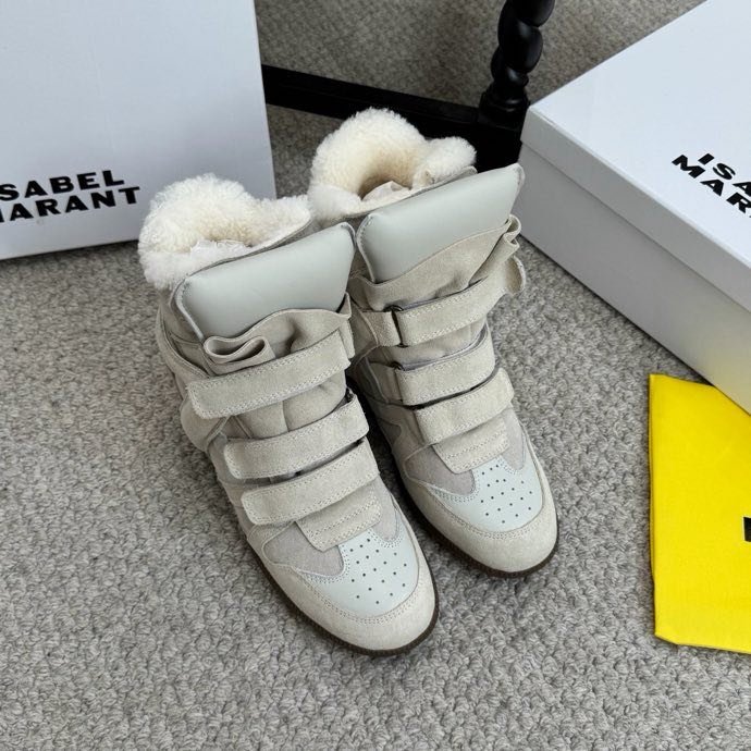 Кроссовки с мехом на танкетке фото 2