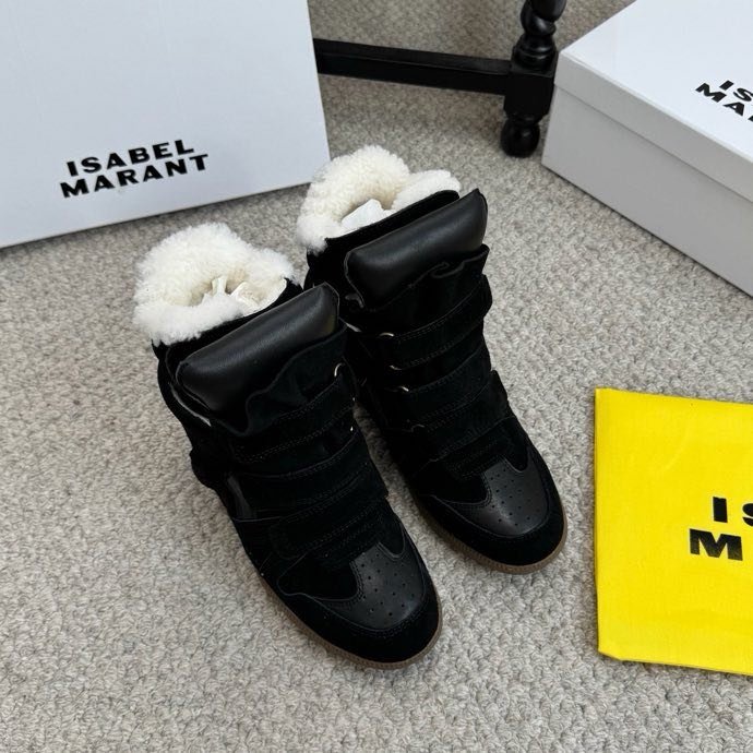 Кроссовки с мехом на танкетке фото 2