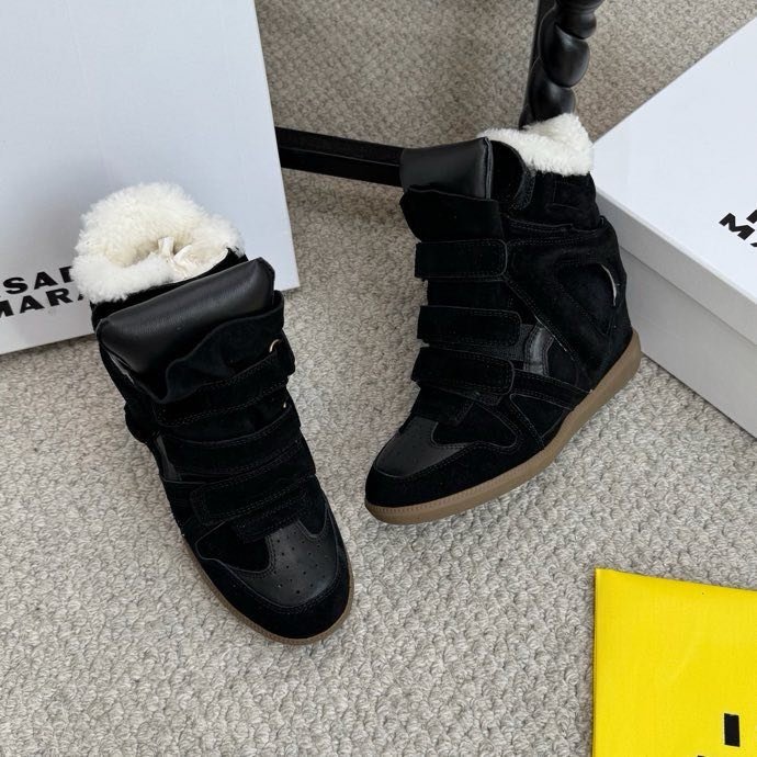 Кроссовки с мехом на танкетке фото 3