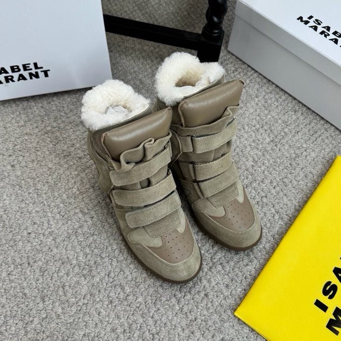 Кроссовки с мехом на танкетке фото 3