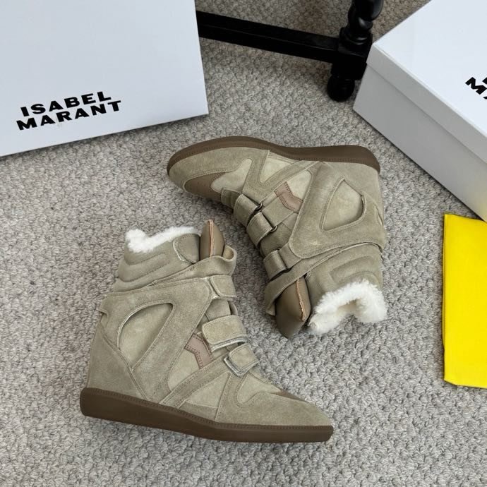 Кроссовки с мехом на танкетке фото 9