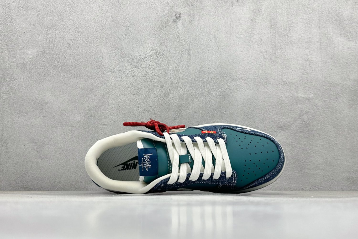 Sneakers SB Dunk Low x Stussy фото 3