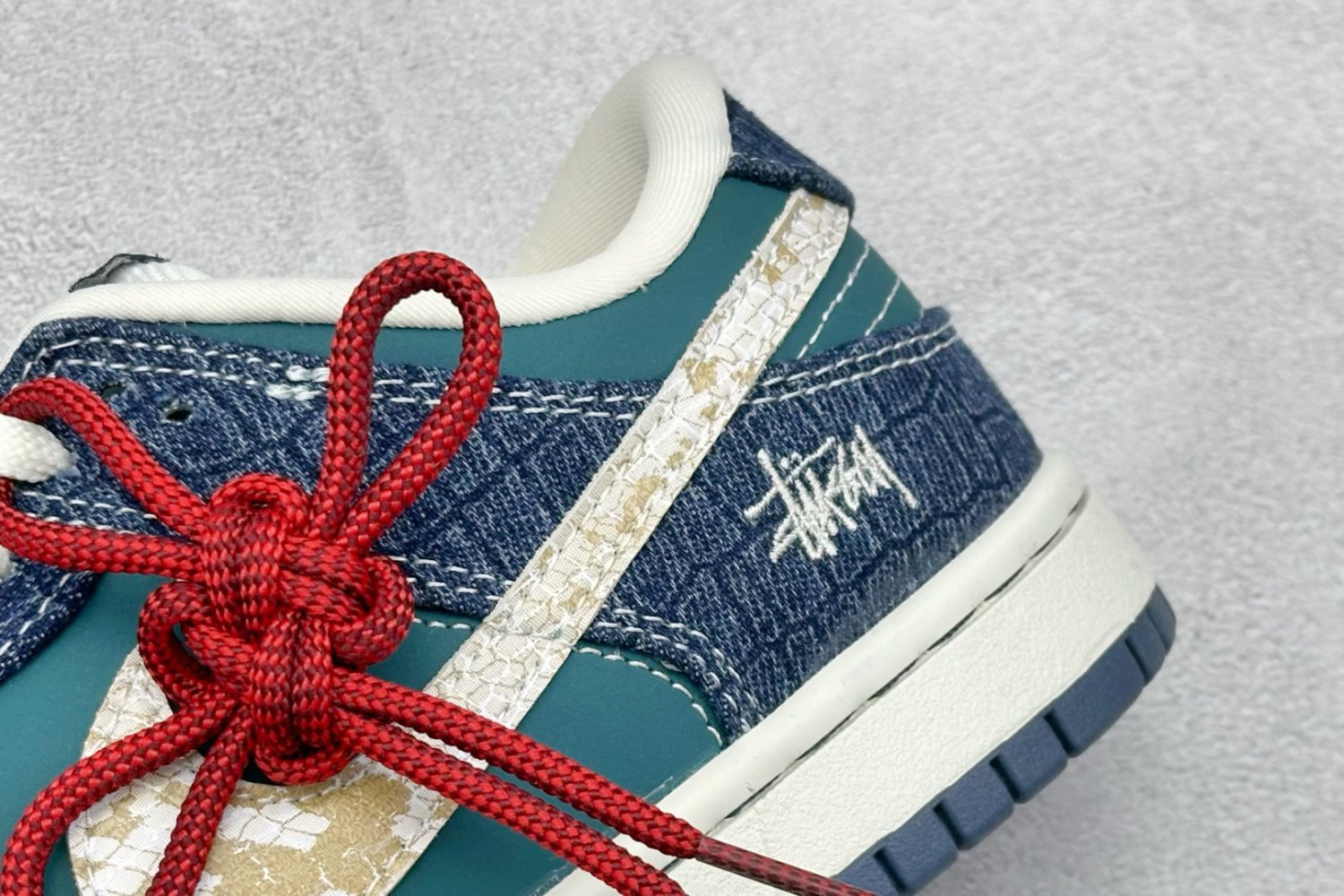 Sneakers SB Dunk Low x Stussy фото 9