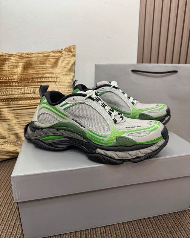 Sneakers Triple S 2