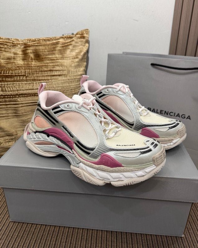 Кросівки Triple S 2