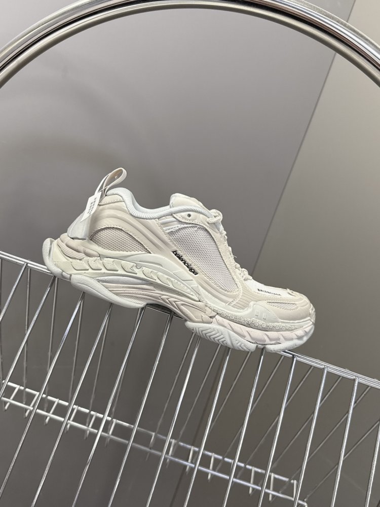 Кроссовки Triple S.2