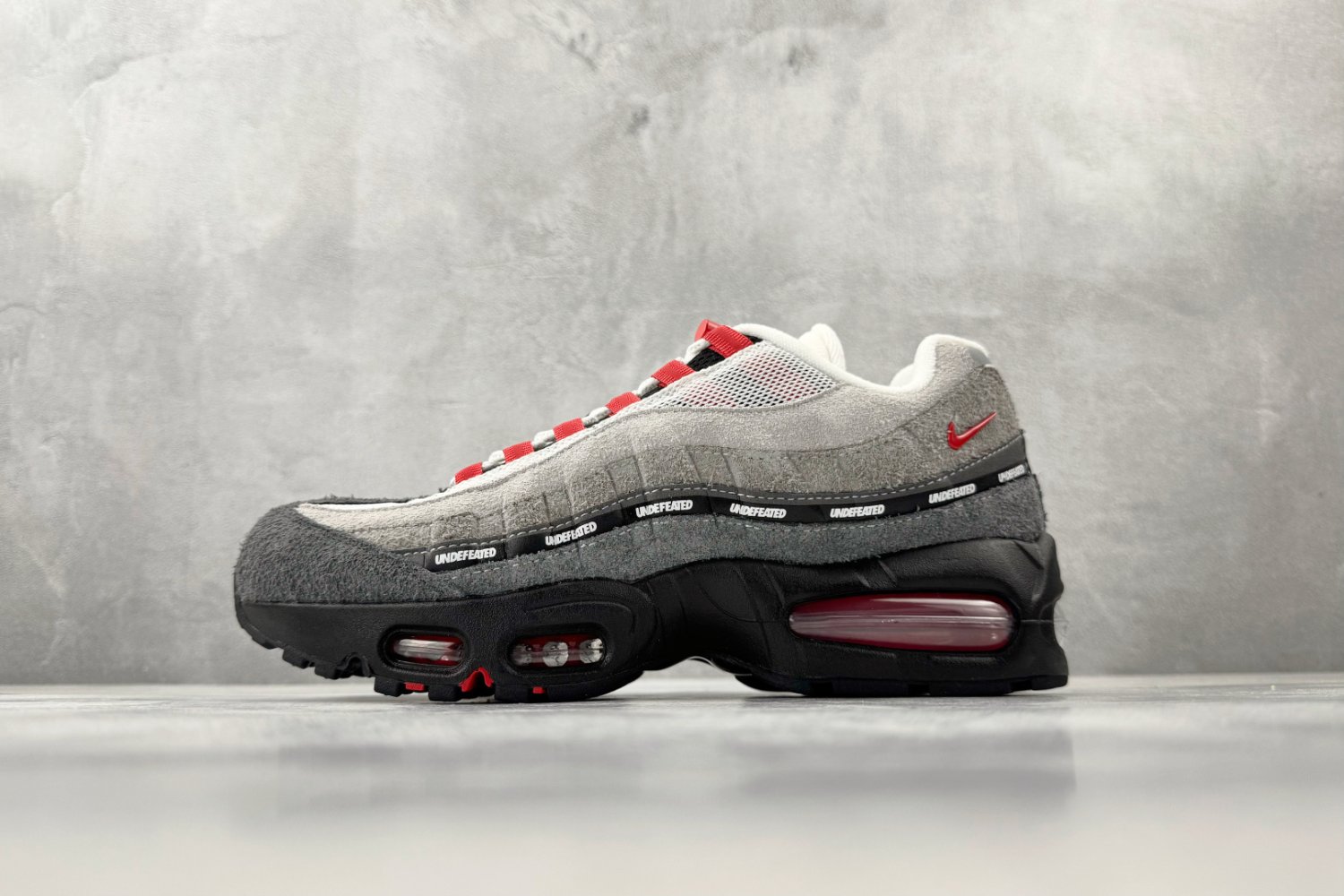 Кроссовки UNDEFEATED ×  Nike Air Max 95 SP