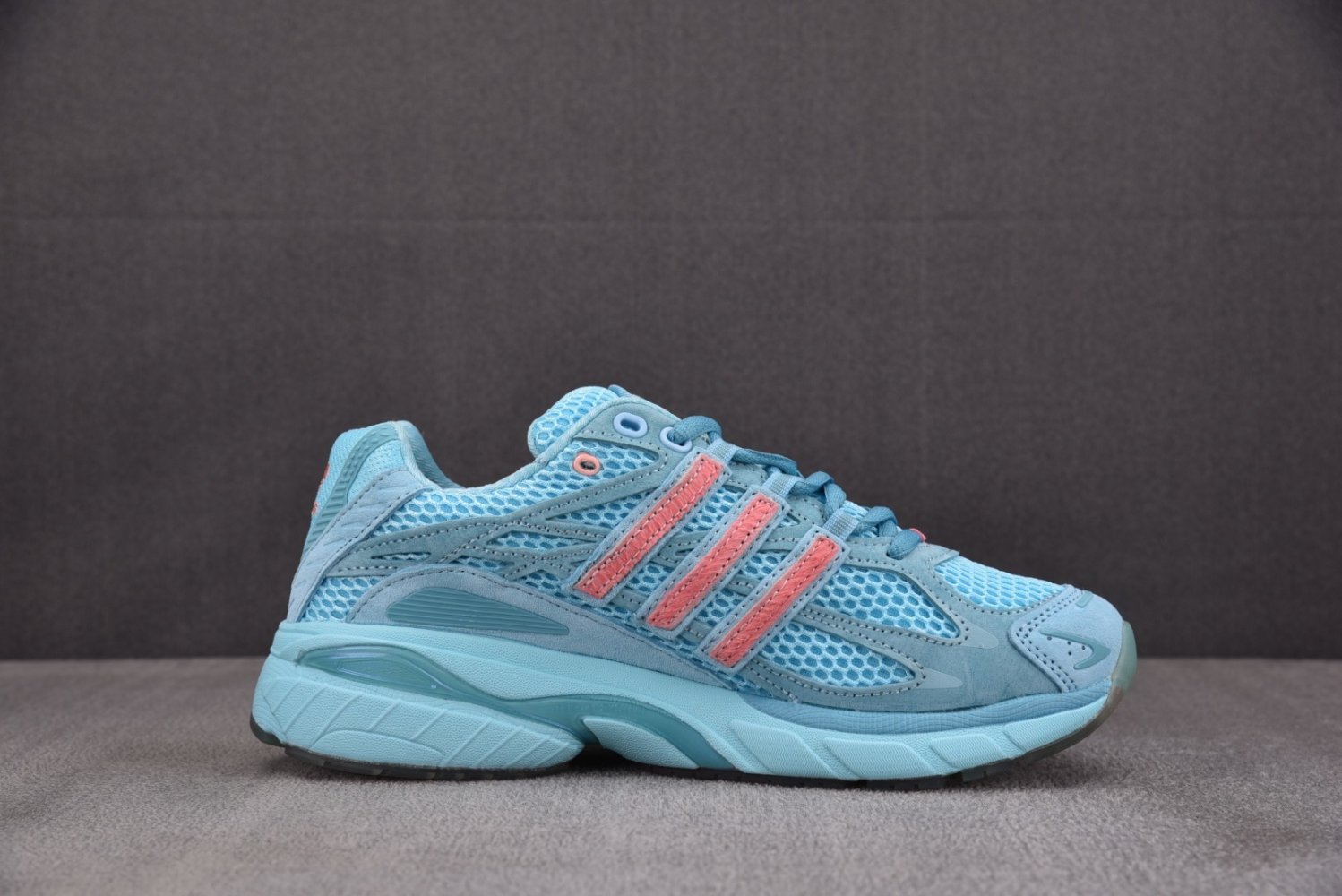 Кроссовки UNheardof x AD Adistar Cushion 3 фото 2