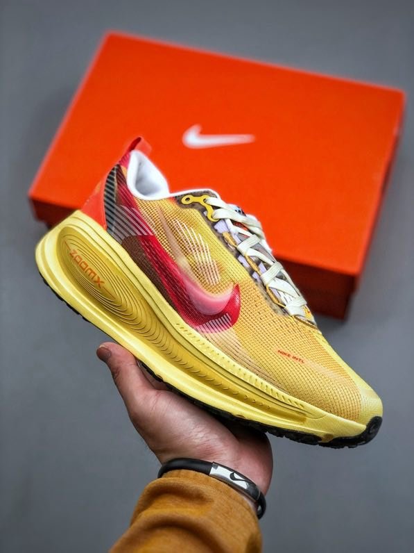 Кроссовки VOMERO 18 SE IH3576-999