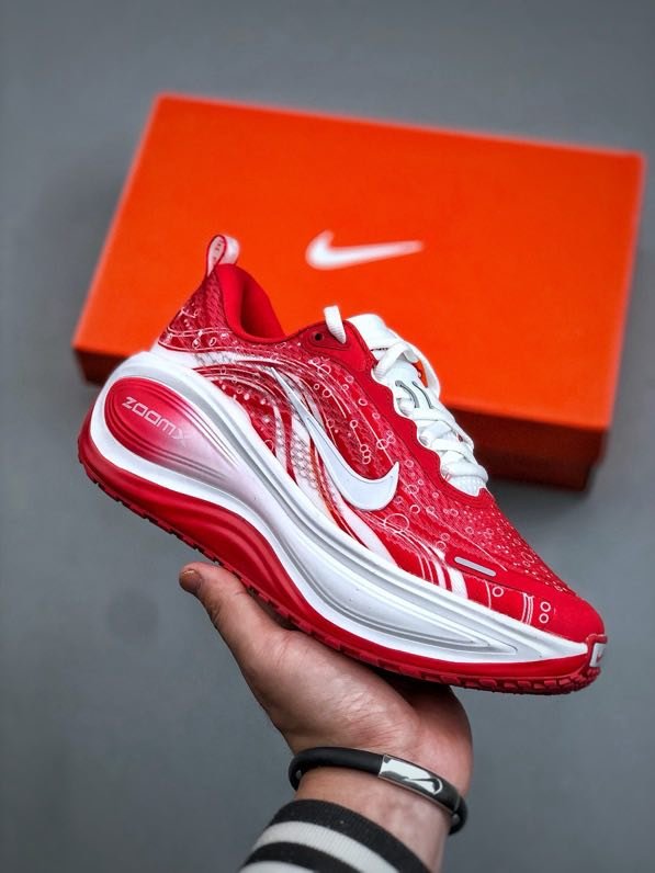 Кроссовки VOMERO PLUS IM6776-020