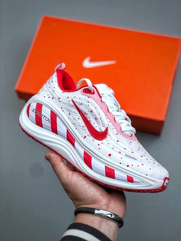 Кроссовки VOMERO PLUS IM6776-070